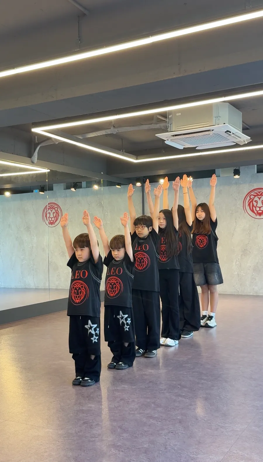 레오댄스 아이돌 스타터 수업 장면